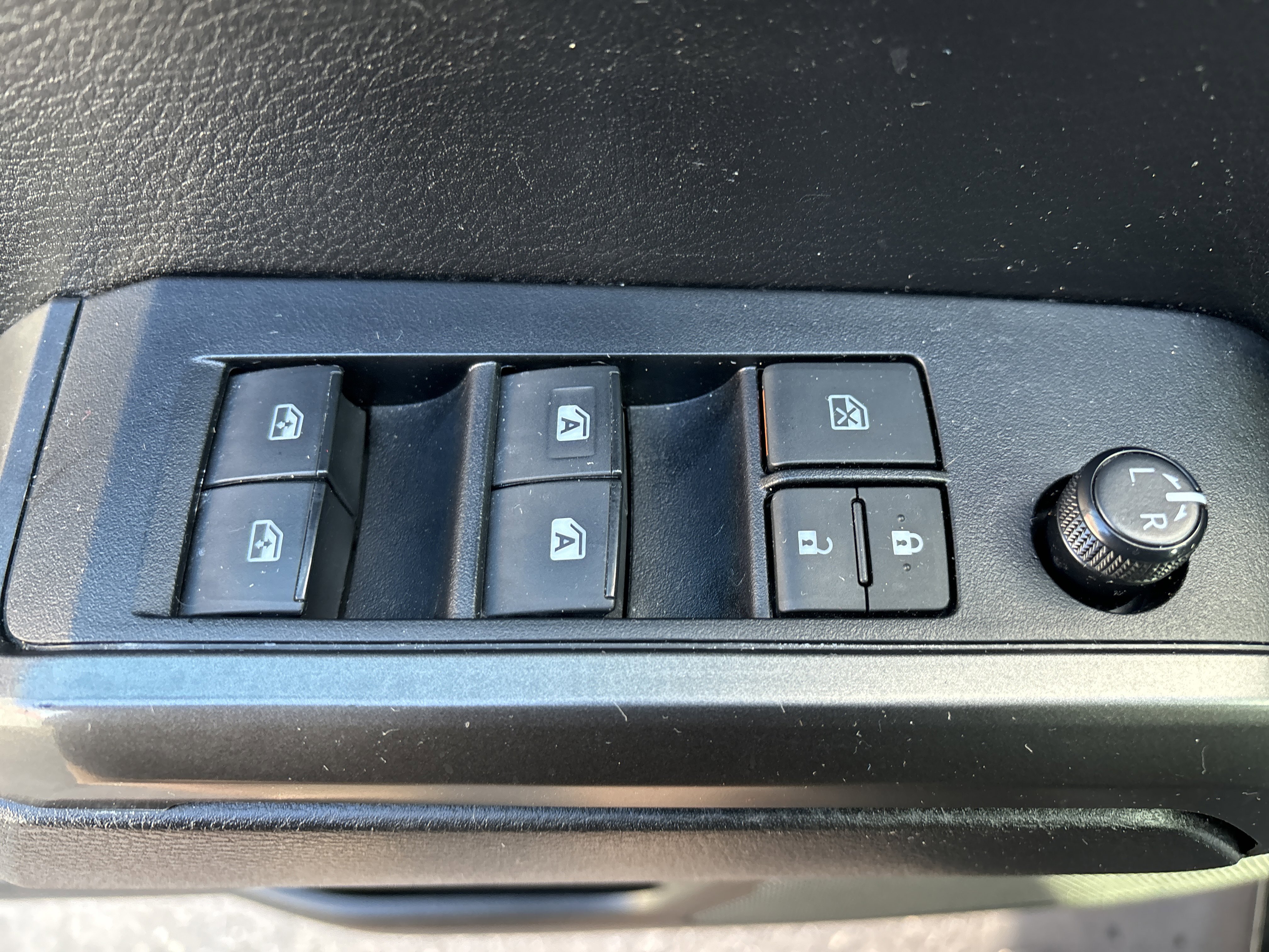 Used 2022 Toyota Tacoma TRD Sport image 16