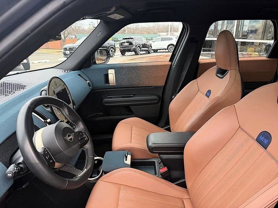 Used 2025 MINI Cooper Countryman S image 2