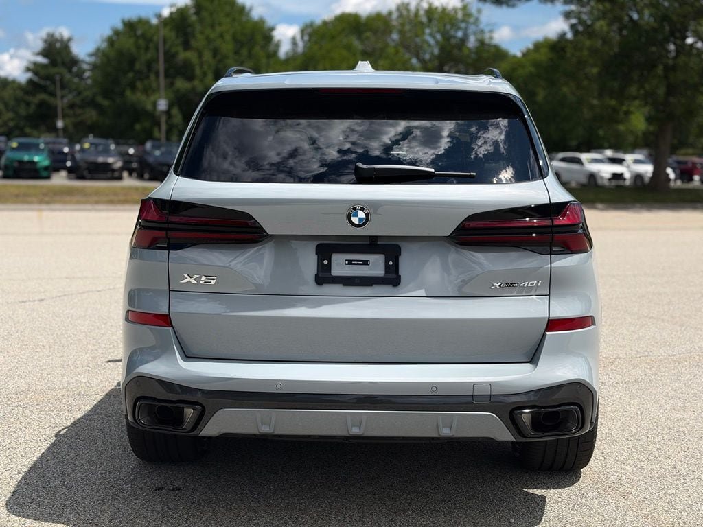 New 2026 BMW X5 xDrive40i w/ M Sport Package AWD/4WD image 5