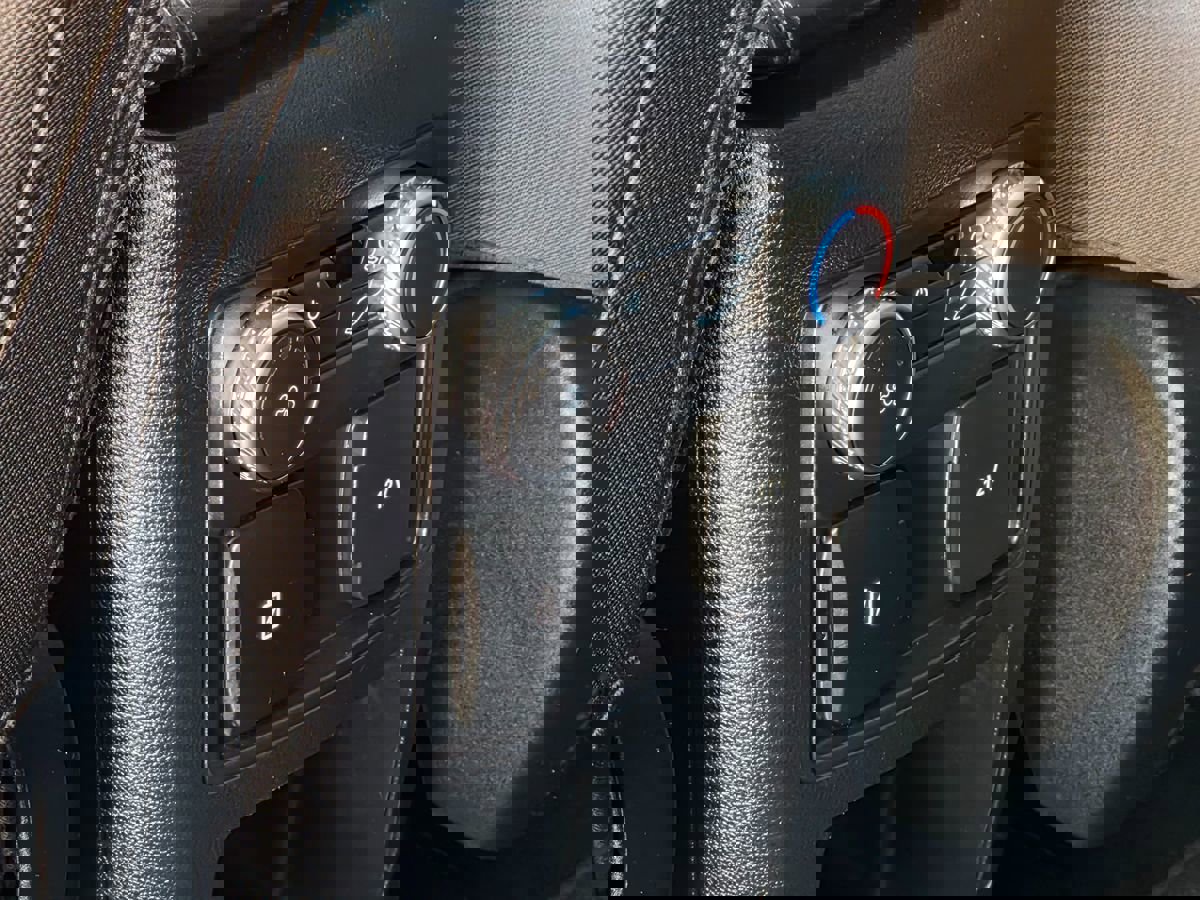 Used 2021 Ford Explorer XLT RWD image 29