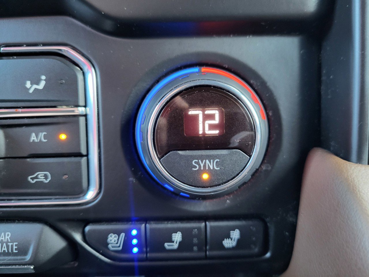 Used 2021 Chevrolet Suburban High Country w/ Premium Package image 19