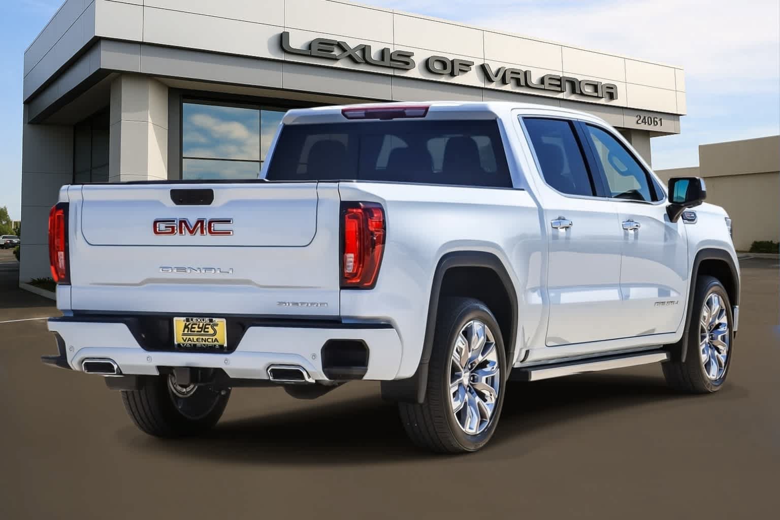 Used 2026 GMC Sierra 1500 Denali AWD/4WD image 5