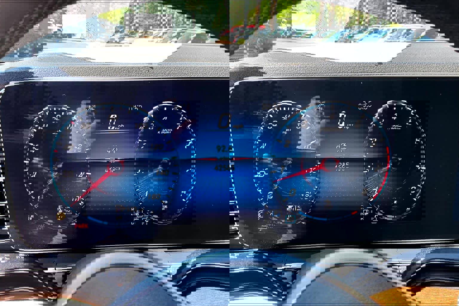 Used 2020 Mercedes-Benz GLE 350 4MATIC w/ Premium Package image 26