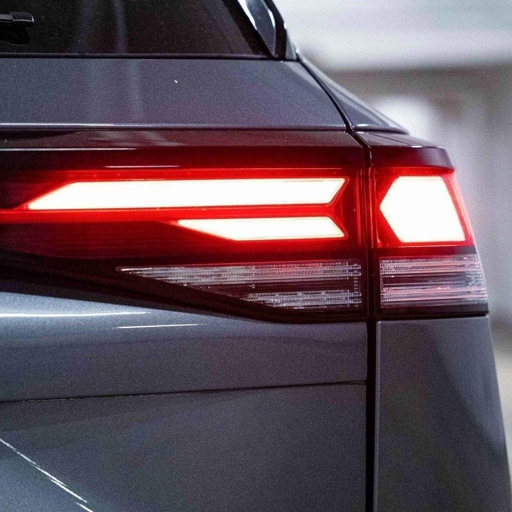 New 2026 Volkswagen Tiguan SE AWD/4WD image 6