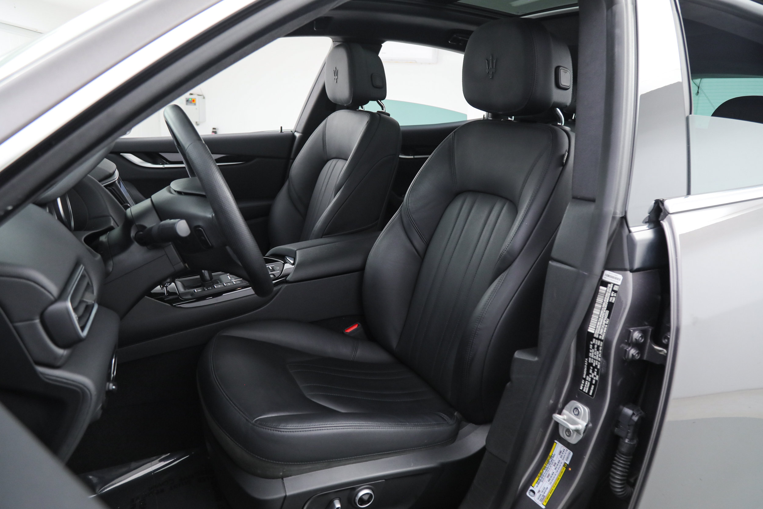 Certified 2023 Maserati Levante GT AWD/4WD image 17