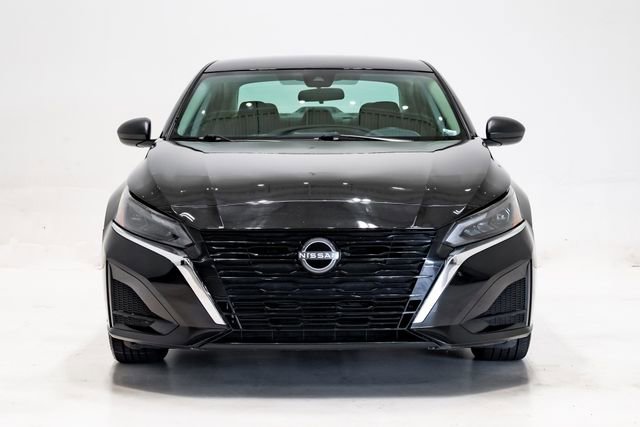 Used 2024 Nissan Altima 2.5 SV image 4