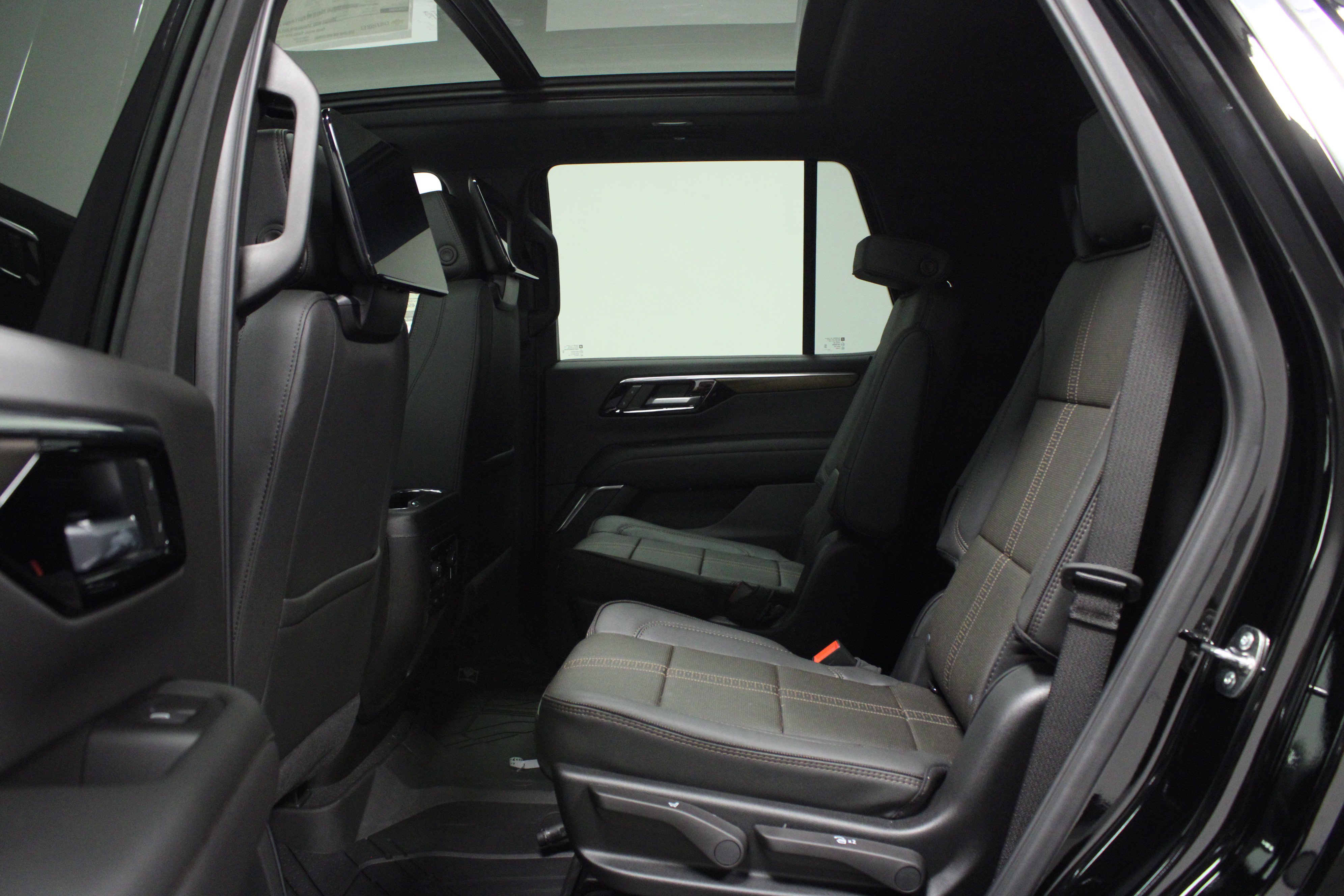 New 2026 Chevrolet Tahoe High Country AWD/4WD image 14