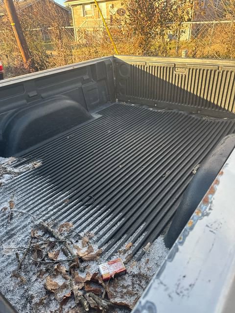 Used 2005 GMC Sierra 1500 SLE w/ Safe And Sound Package AWD/4WD image 6