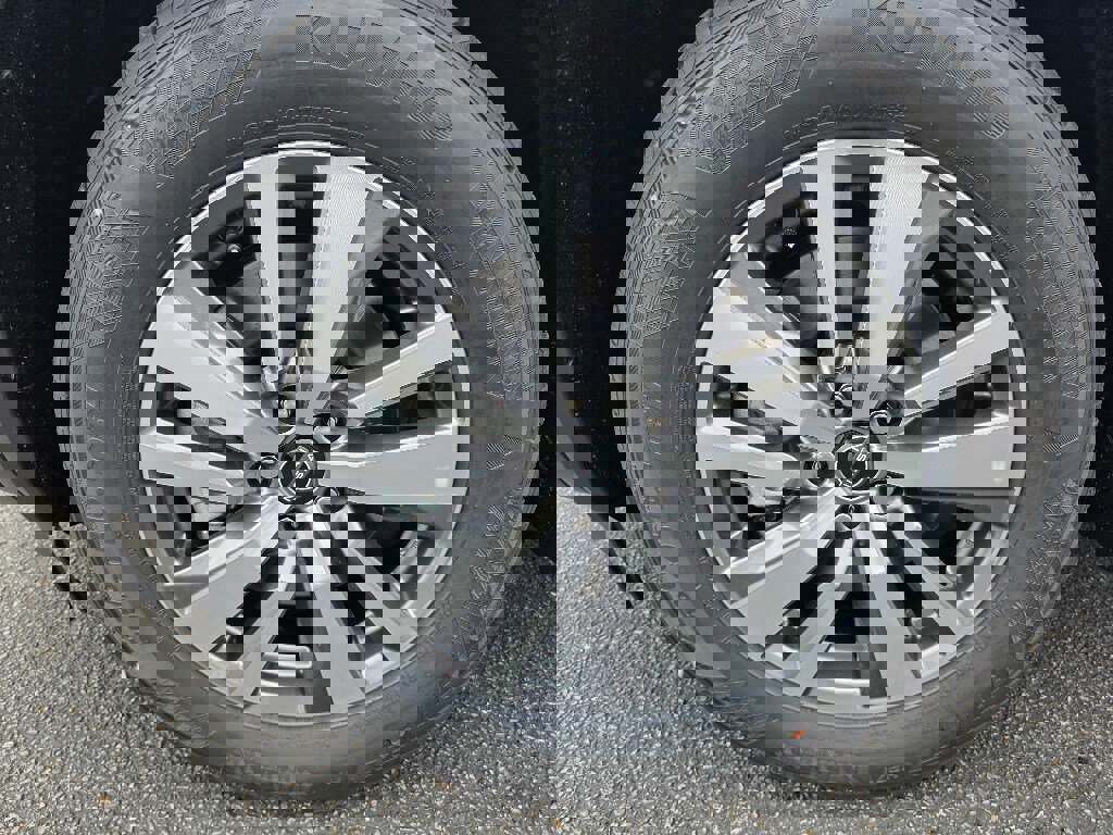 New 2026 Nissan Pathfinder SL image 9