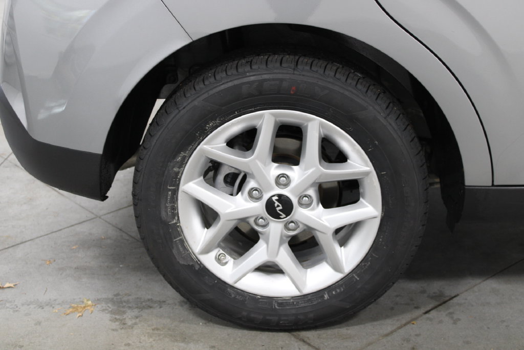 Used 2025 Kia Soul LX w/ LX Technology Package FWD image 56