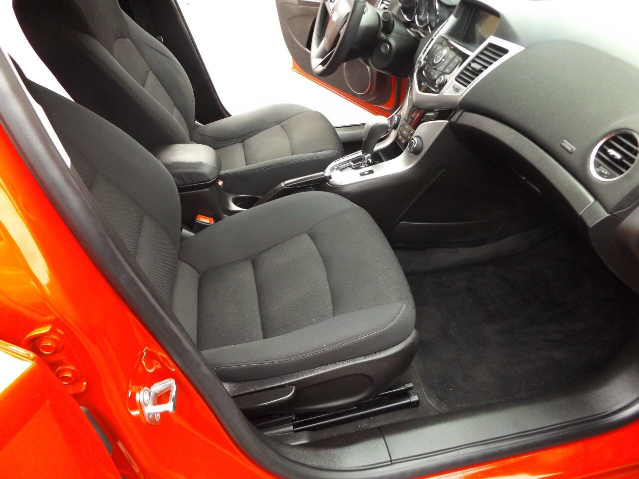 Used 2016 Chevrolet Cruze LT w/ Sun And Sound Package image 21