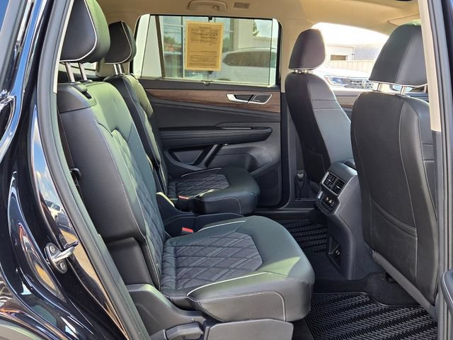 Certified 2025 Volkswagen Atlas SEL Premium R-Line AWD/4WD image 17