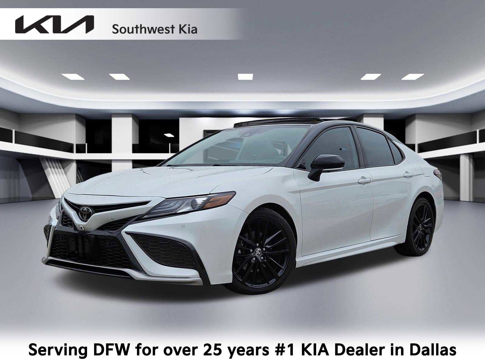 Used 2022 Toyota Camry XSE FWD image 1