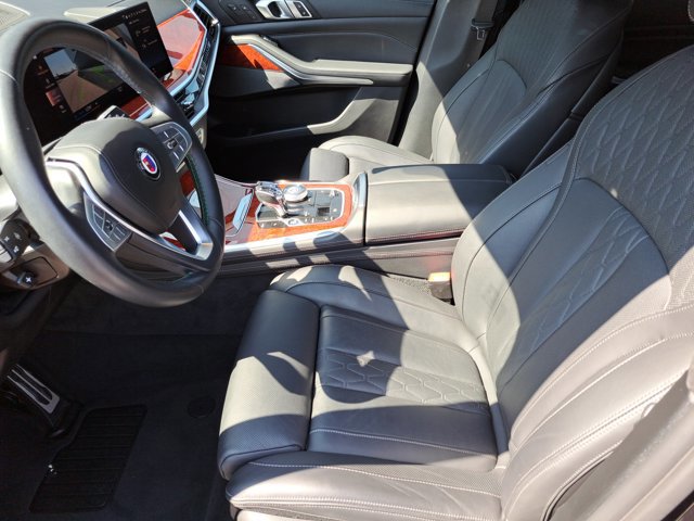 Used 2023 BMW ALPINA XB7 image 16