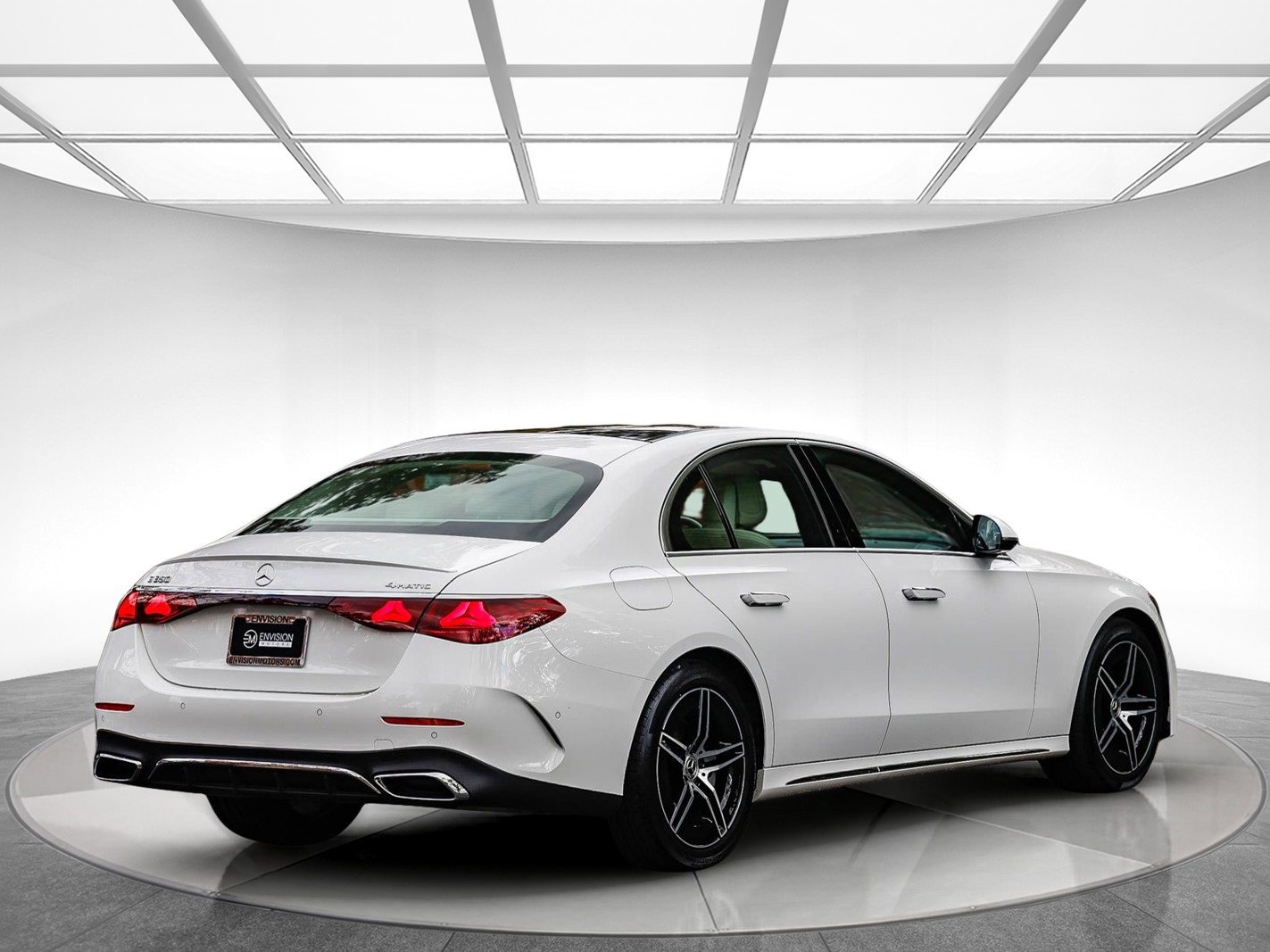 Certified 2025 Mercedes-Benz E 350 4MATIC Sedan image 4