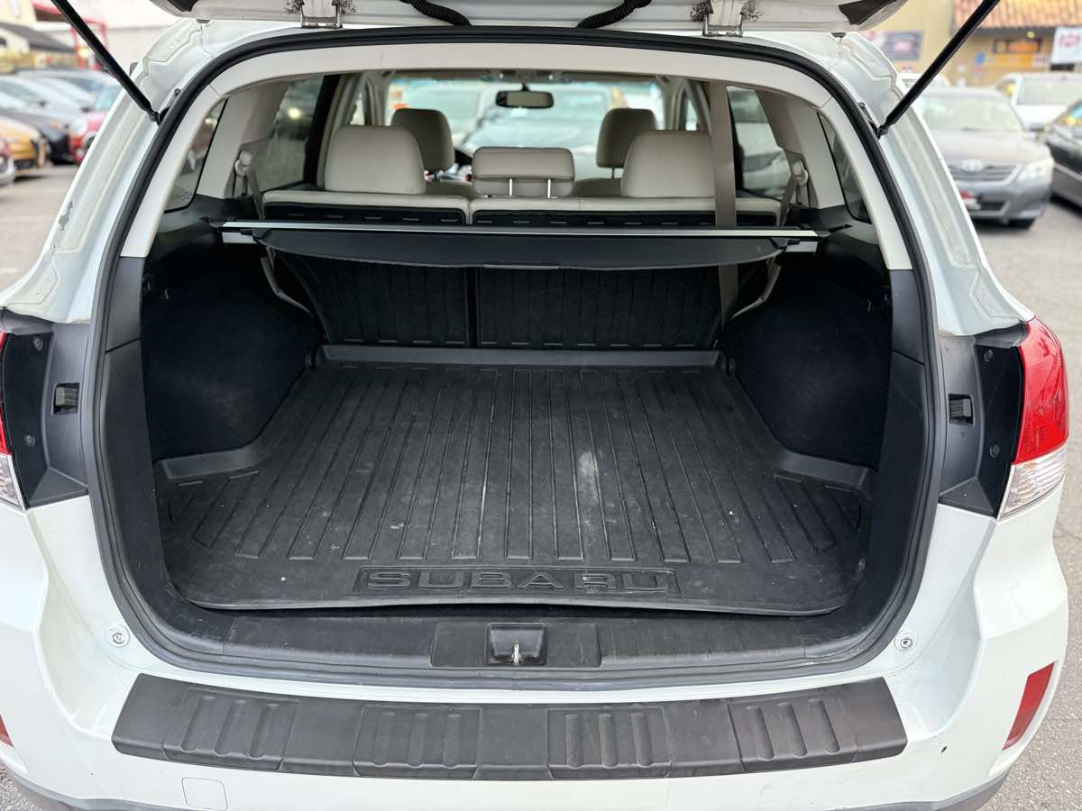 Used 2014 Subaru Outback 2.5i Limited image 24