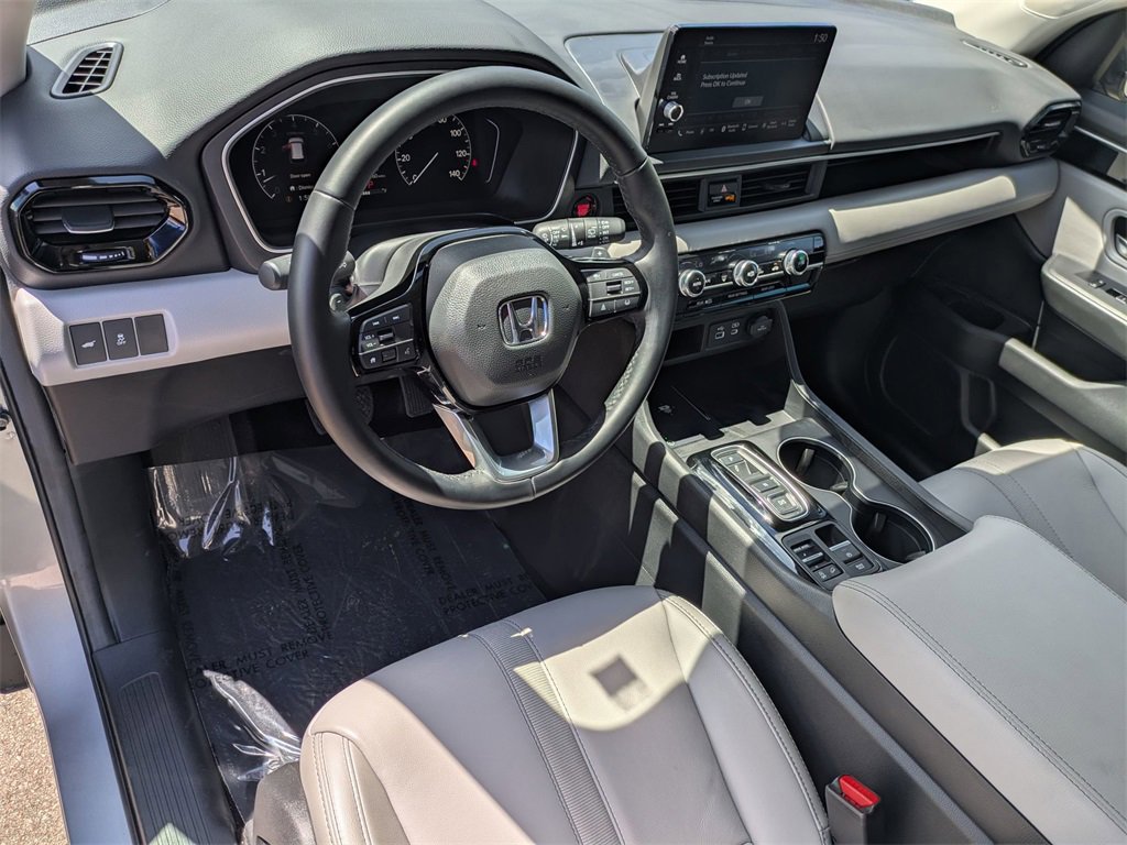 Used 2025 Honda Pilot EX-L image 12