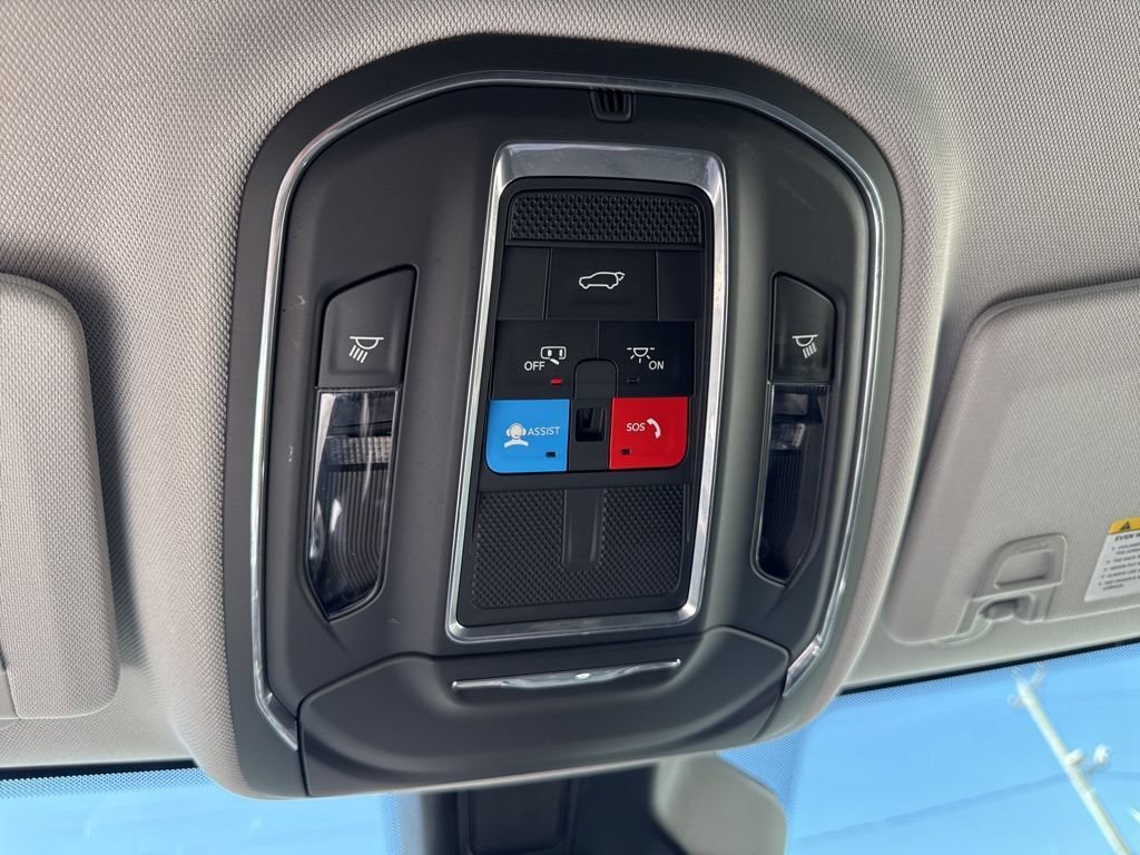 Used 2023 Jeep Grand Cherokee Limited w/ Trailer Tow Prep Group (B) AWD/4WD image 48