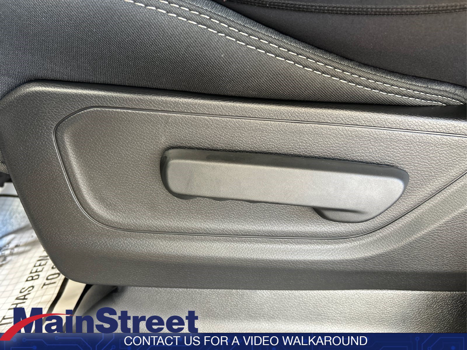 Used 2026 RAM 1500 Express AWD/4WD image 17