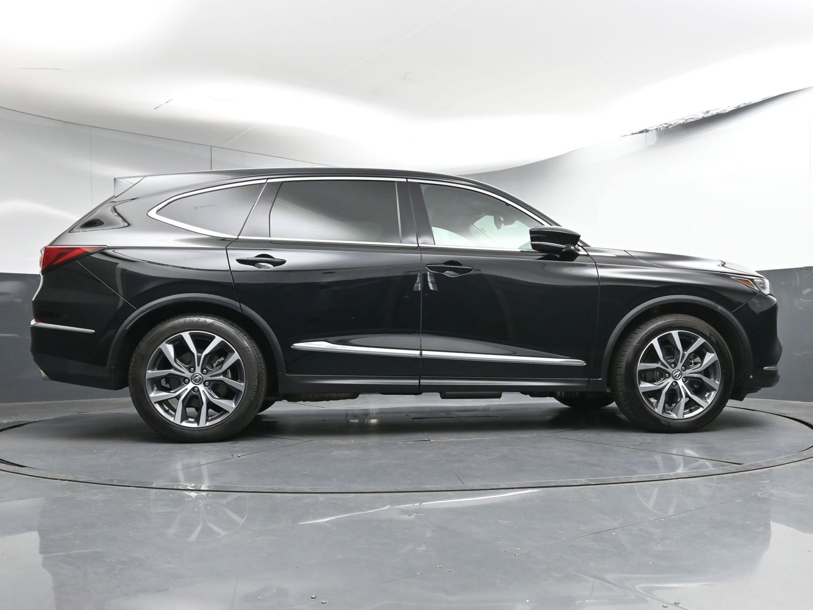 Used 2023 Acura MDX FWD w/ Technology Package image 26