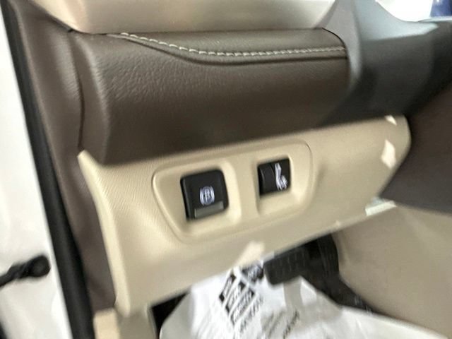 Used 2017 GMC Acadia Denali w/ Technology Package FWD image 21