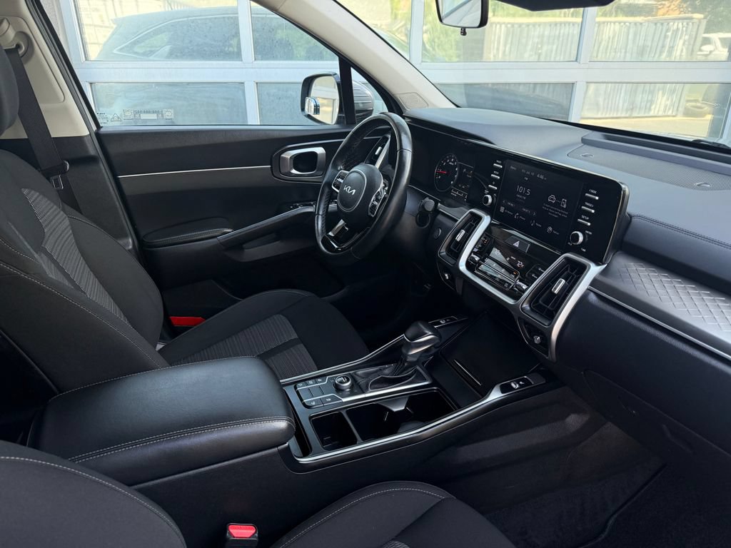 Used 2022 Kia Sorento LX AWD/4WD image 47