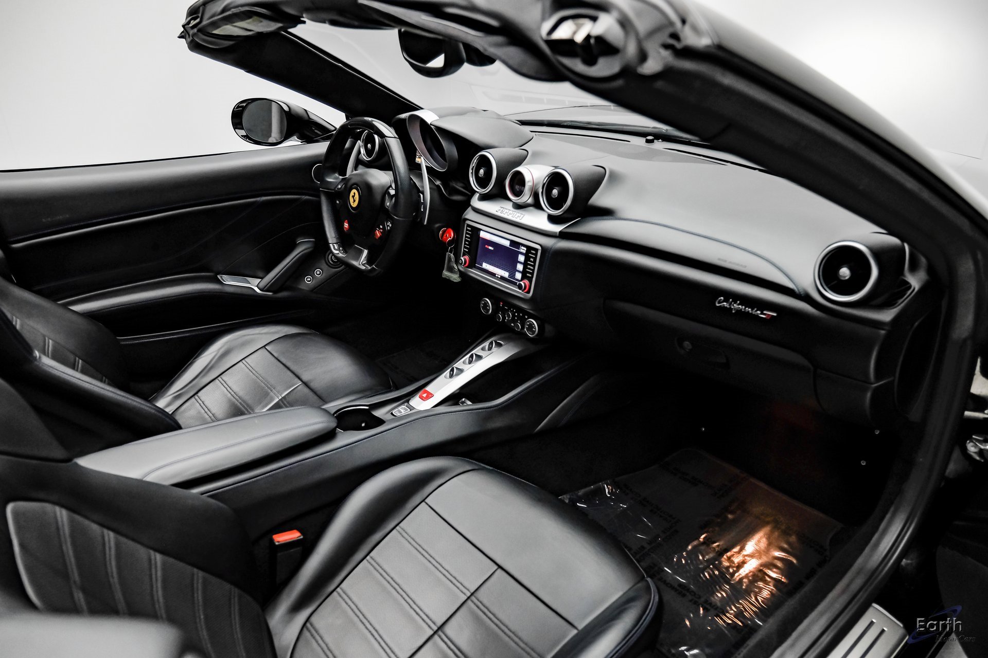 Used 2016 Ferrari California T image 52