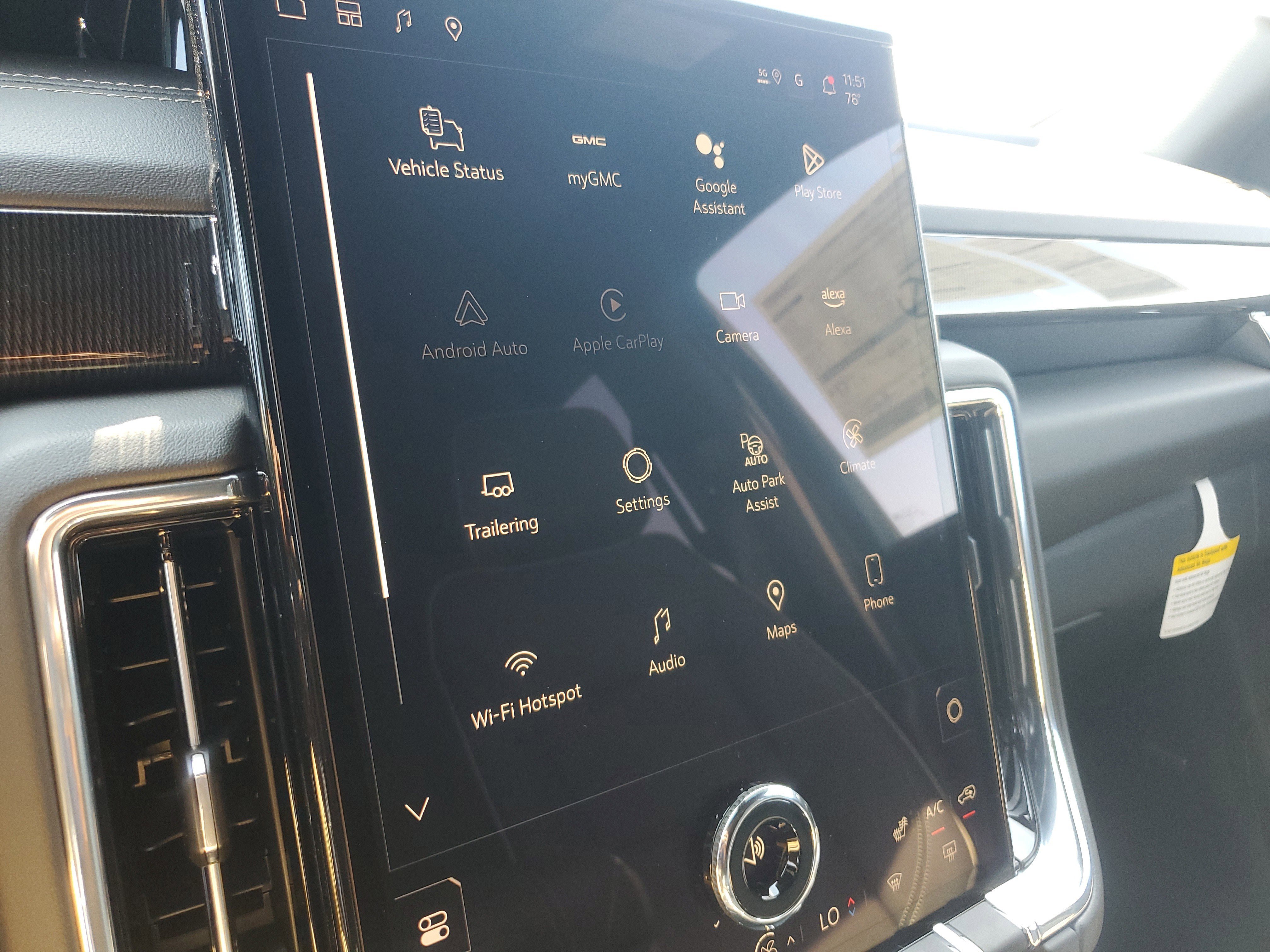 New 2025 GMC Yukon XL Elevation image 23