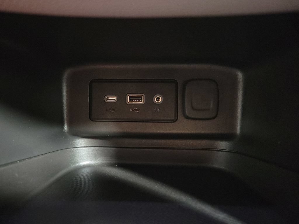 Used 2022 Chevrolet Equinox LT w/ Driver Convenience Package FWD image 18
