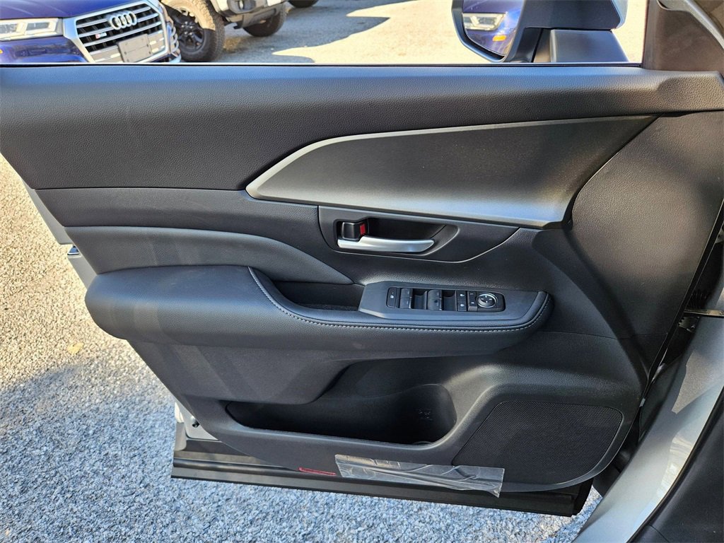 New 2026 Toyota Grand Highlander XLE image 7