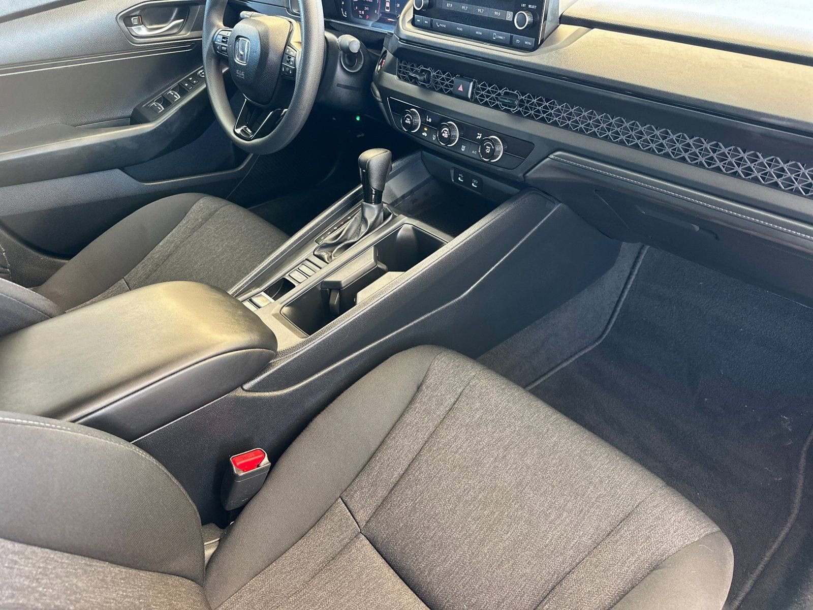 Certified 2025 Honda Accord LX image 15