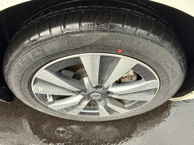 Used 2017 Nissan Leaf SV w/ Premium Package FWD image 5