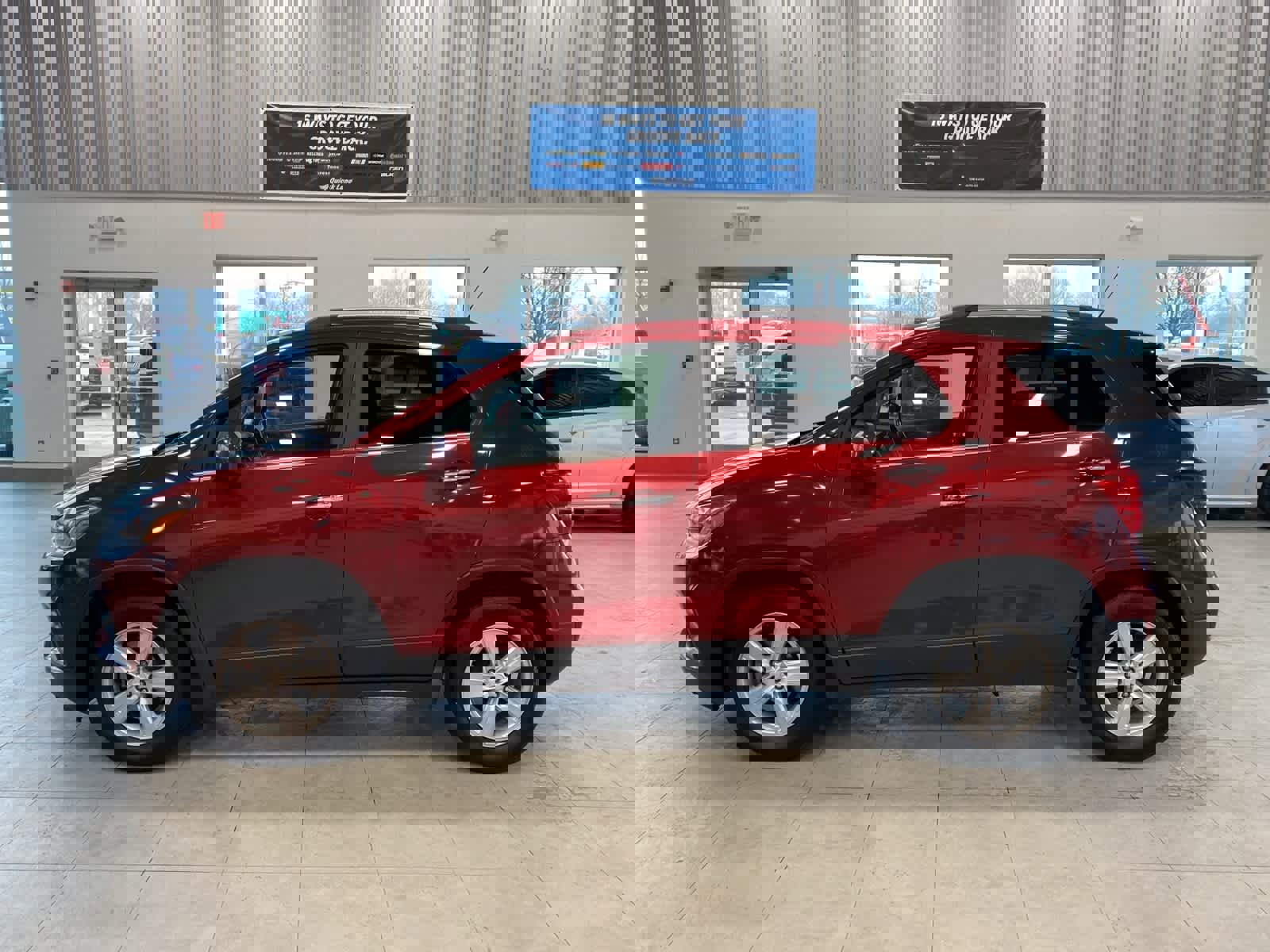 Used 2020 Chevrolet Trax LT w/ Driver Confidence Package image 2