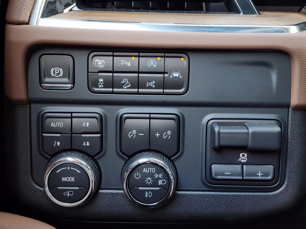 Used 2025 Chevrolet Tahoe High Country AWD/4WD image 41