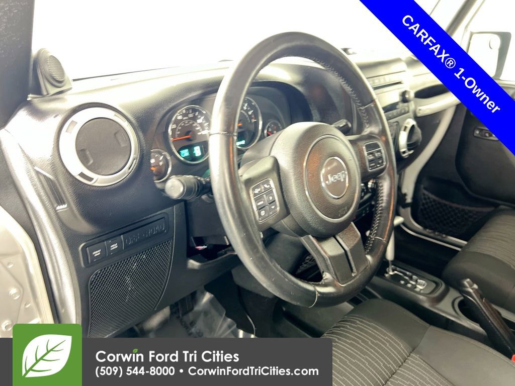 Used 2012 Jeep Wrangler Rubicon w/ PWR Convenience Group AWD/4WD image 3