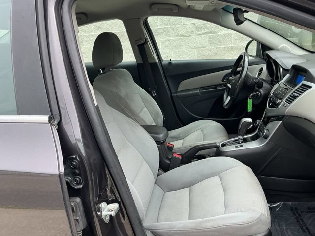 Used 2014 Chevrolet Cruze LT FWD image 21