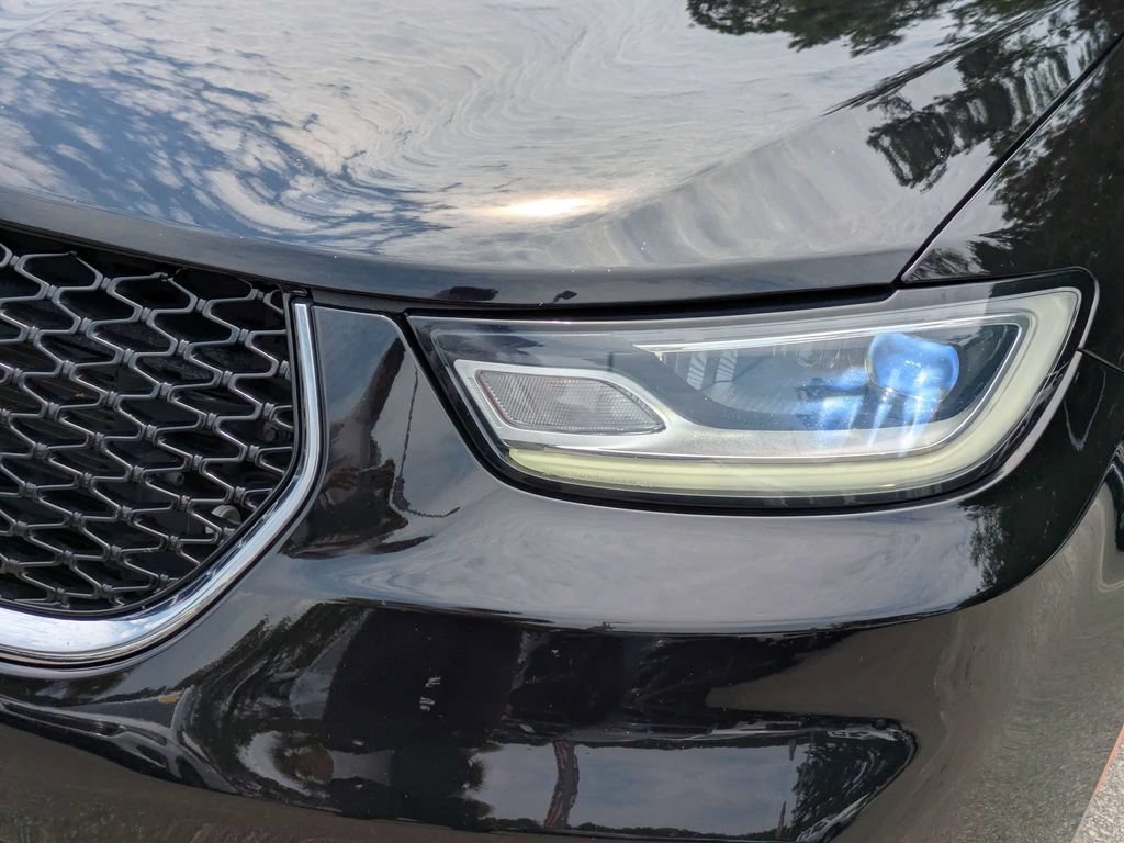 Used 2024 Chrysler Pacifica Touring-L FWD image 11