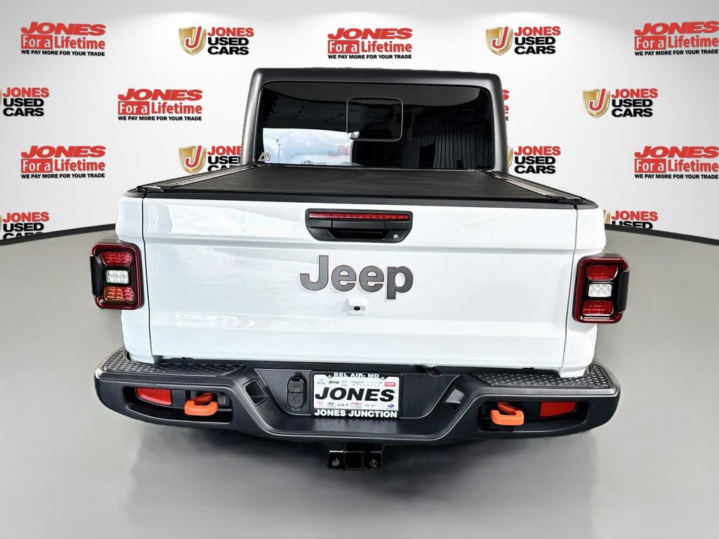 Used 2025 Jeep Gladiator Mojave w/ Technology Group AWD/4WD image 16