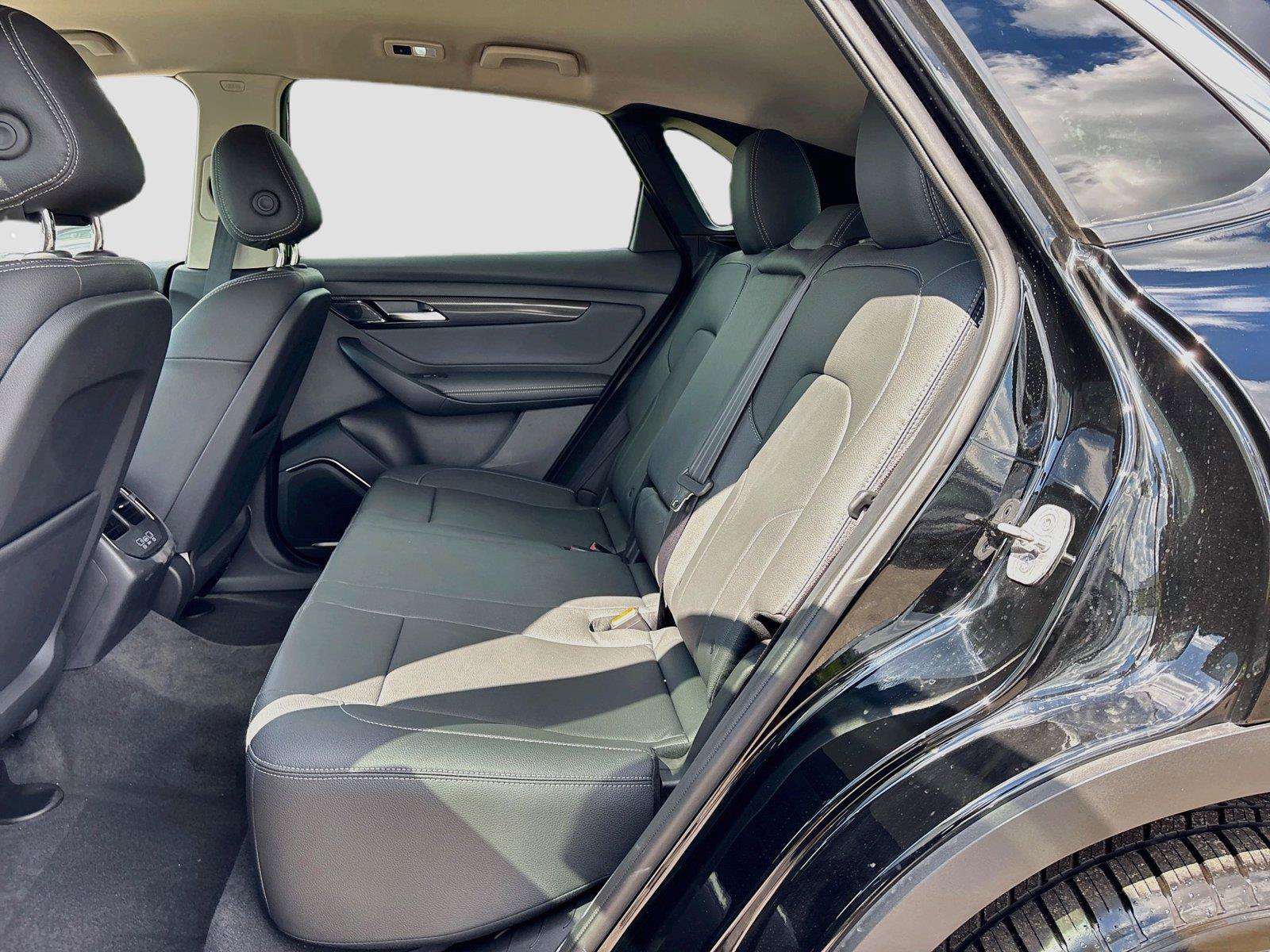 New 2027 VinFast VF 8 Eco AWD/4WD image 23