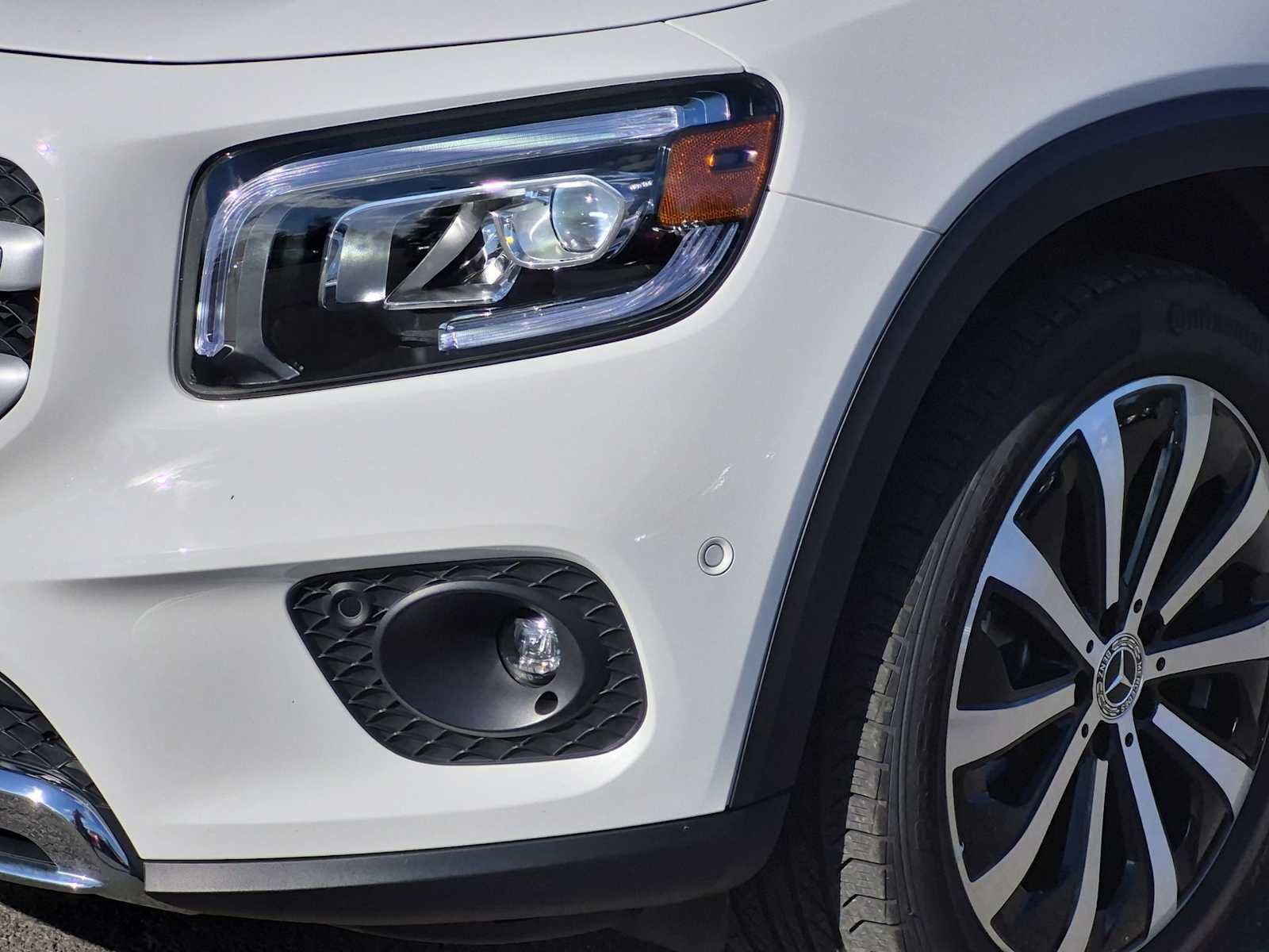 Used 2021 Mercedes-Benz GLB 250 4MATIC image 11