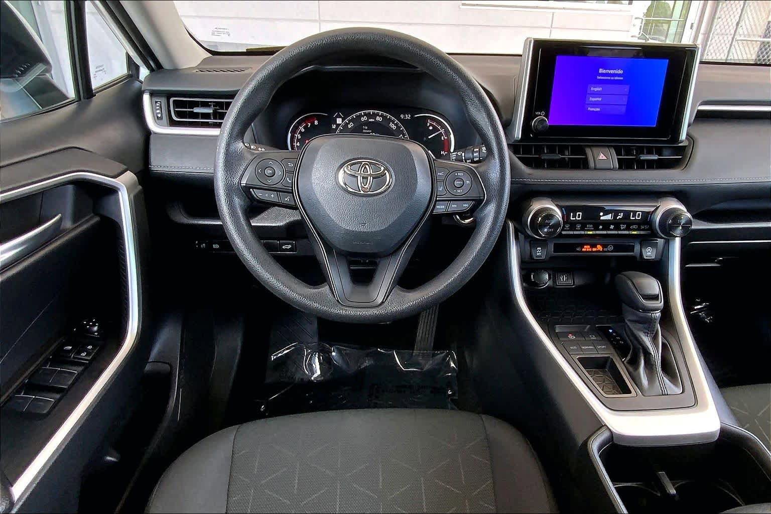 Used 2024 Toyota RAV4 XLE w/ Convenience Package FWD image 7