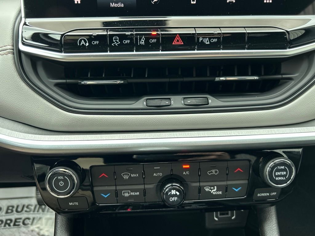 New 2026 Jeep Compass Limited AWD/4WD image 16