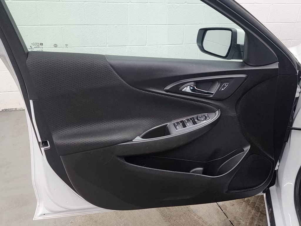 Used 2024 Chevrolet Malibu LT FWD image 9