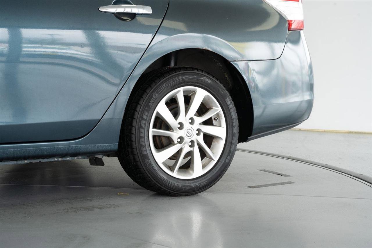 Used 2015 Nissan Sentra SV w/ Style Package FWD image 5