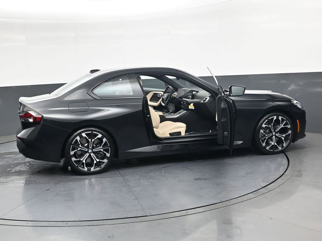 Used 2025 BMW 230i Coupe w/ Premium Package RWD image 33
