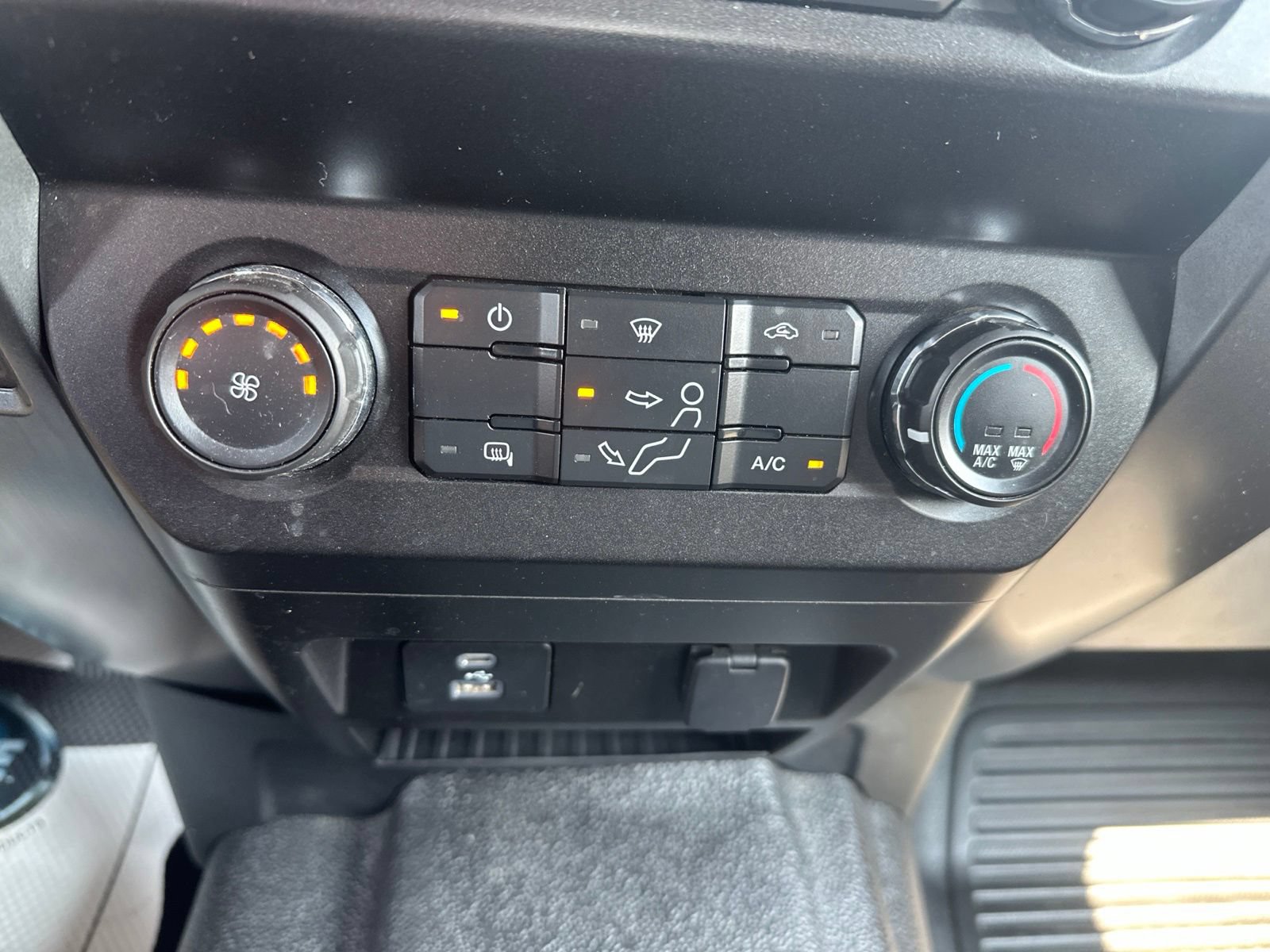 Used 2021 Ford F350 XLT w/ XLT Value Package AWD/4WD image 17