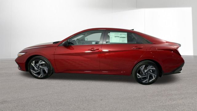 Used 2025 Hyundai Elantra Sport FWD image 5