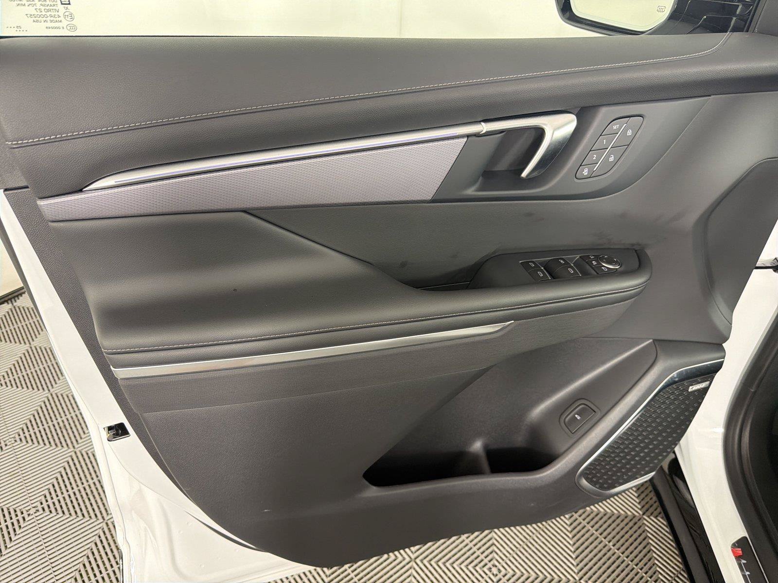 New 2026 Buick Enclave Sport Touring w/ Power Package FWD image 8