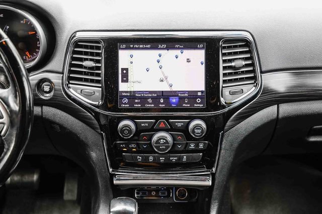 Used 2020 Jeep Grand Cherokee Altitude AWD/4WD image 13