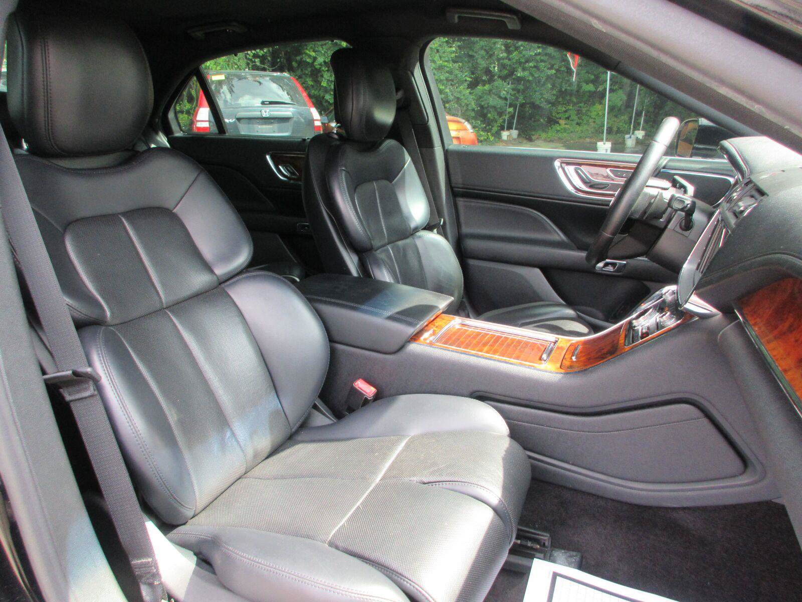 Used 2018 Lincoln Continental AWD w/ Equipment Group 500A image 19